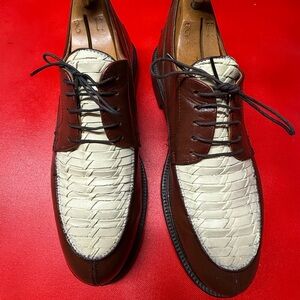 Elegant Brown and Cream Men's Dress Shoes